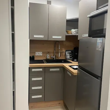 Pied A Terre En Duo Apartment *