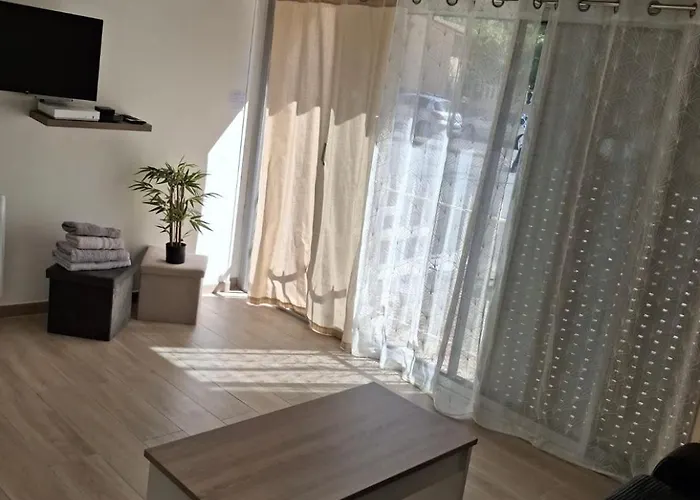 Pied A Terre En Duo 아파트 멍똥